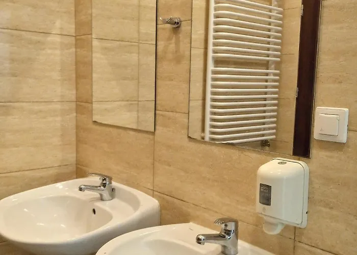 Hostel Lubelski - Blisko Centrum Zdrowia Dziecka & Instytut Kardiologii